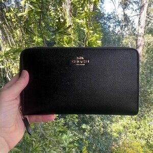 COACH Large Crossgrain Leather Travel Wallet Black with Gold Hardware AUTHENTIC
